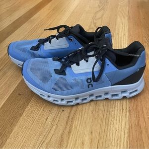 ON Cloudstratus running shoes